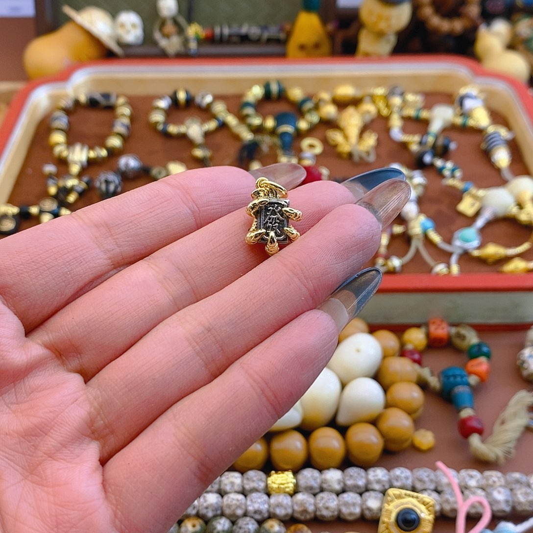 铜铁合金类龙爪发侧挂