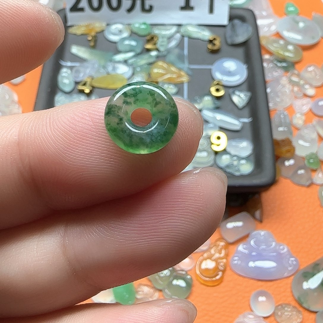 定制翡翠未镶嵌飞**来翡翠