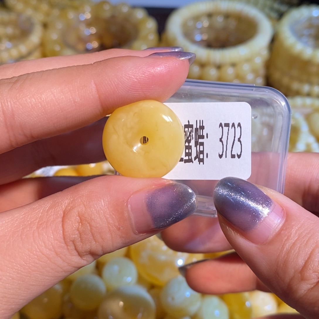 琥珀未镶嵌珠宝奇石3723