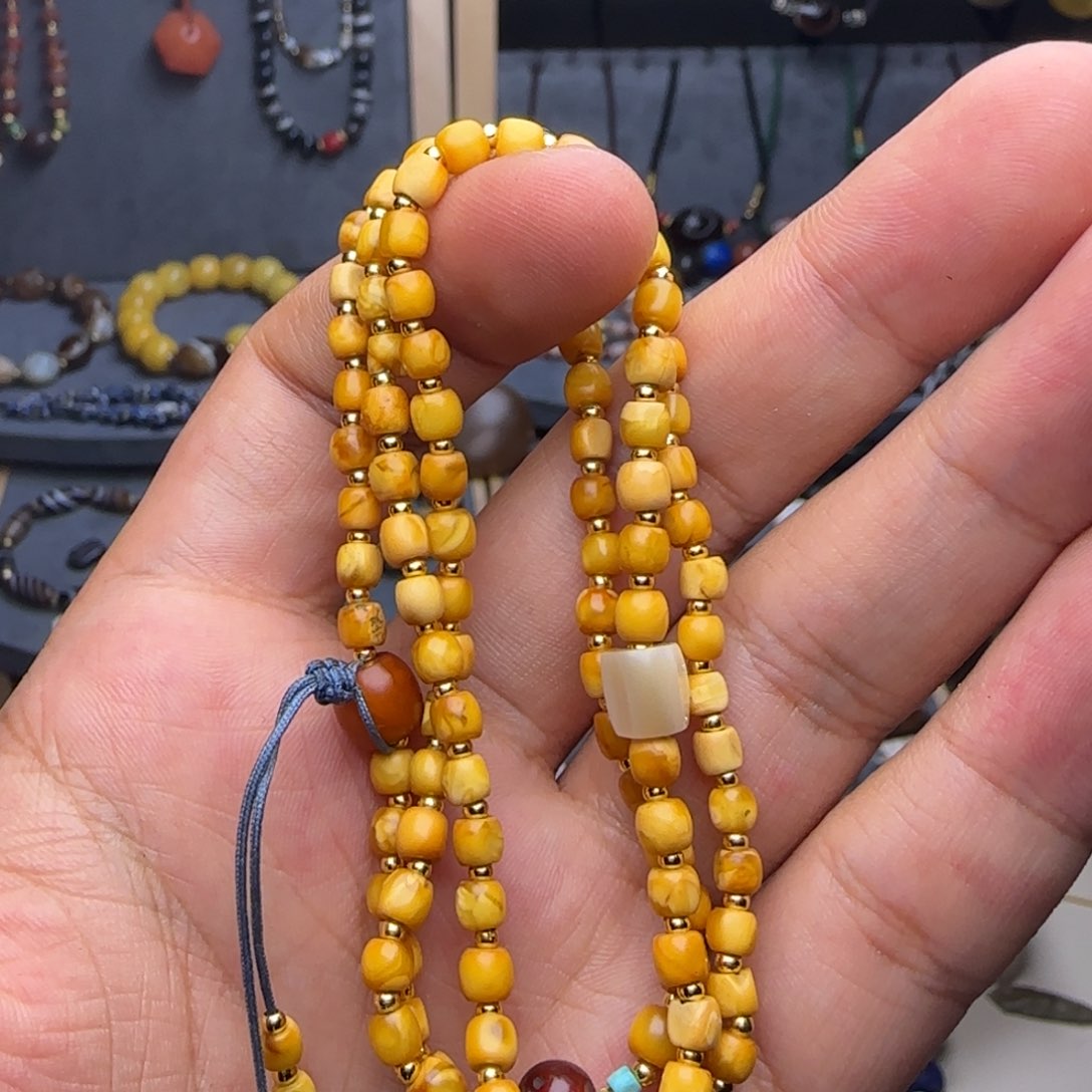 裸石蜜蜡未镶嵌vjjvjffuuf