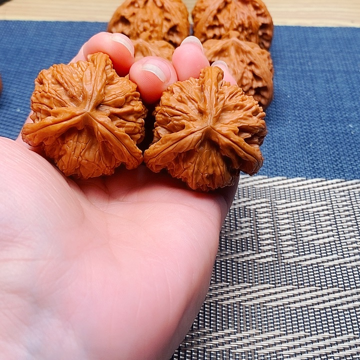 小****吊坠文玩核桃三棱