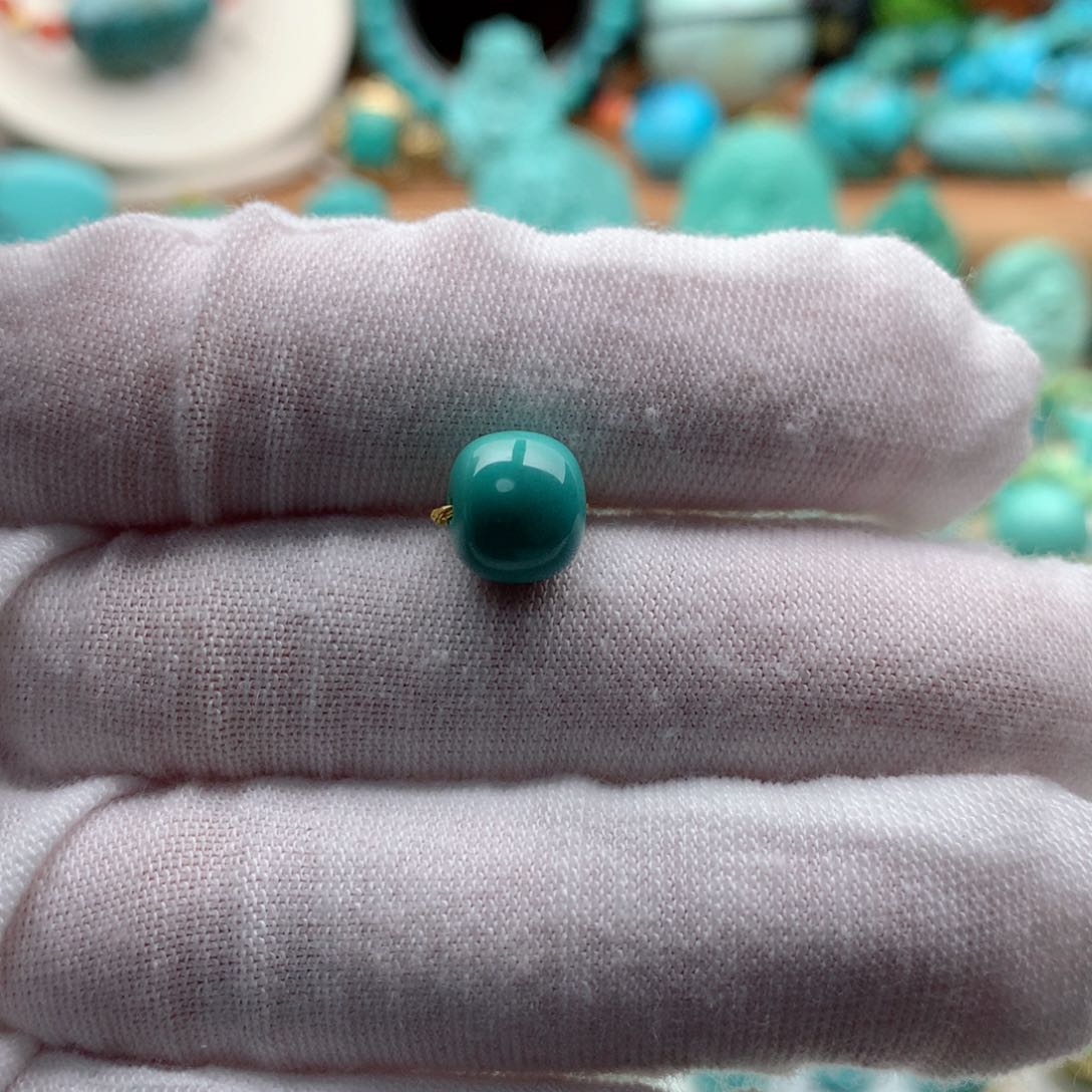 绿松石颈饰未镶嵌