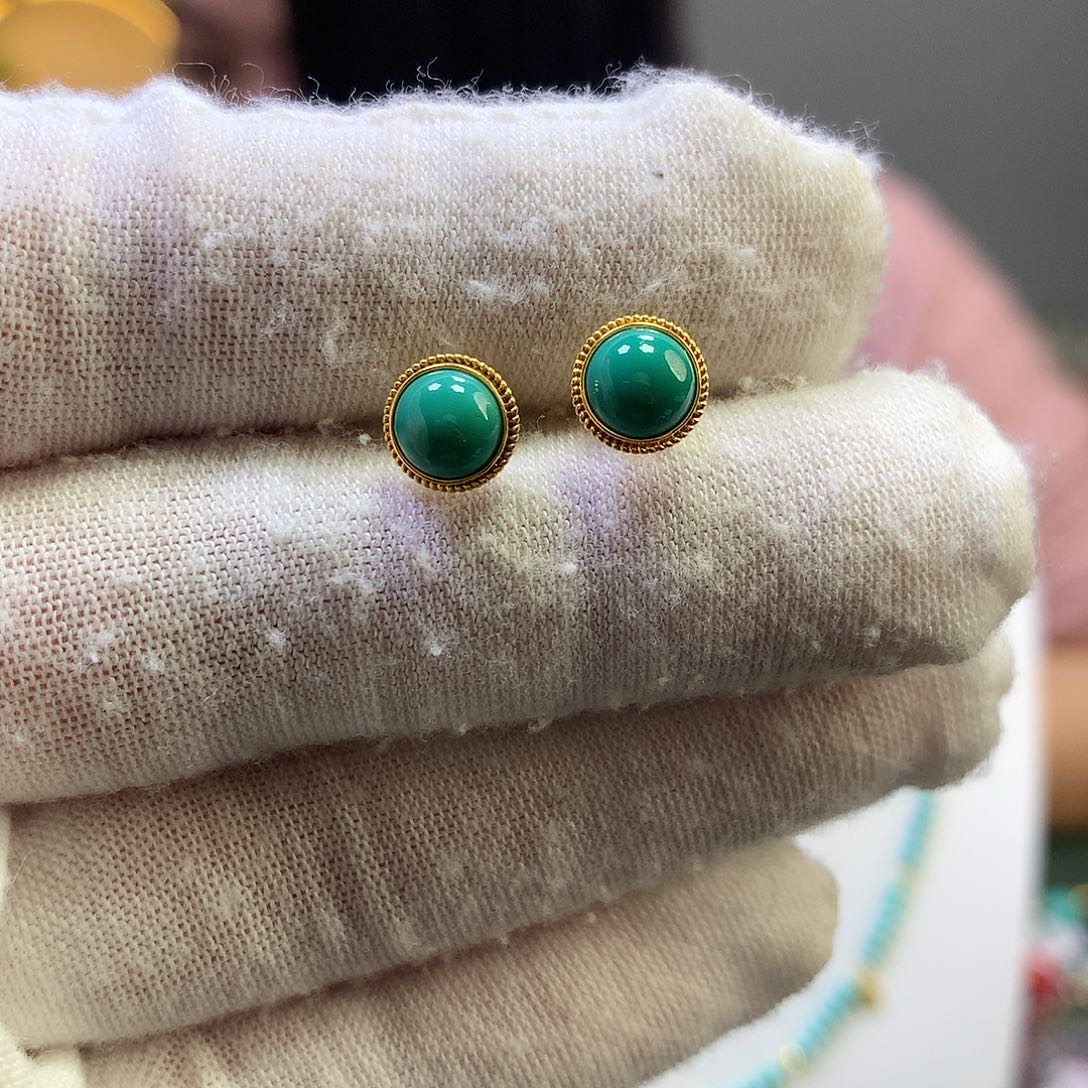 绿松石耳钉18K金镶嵌