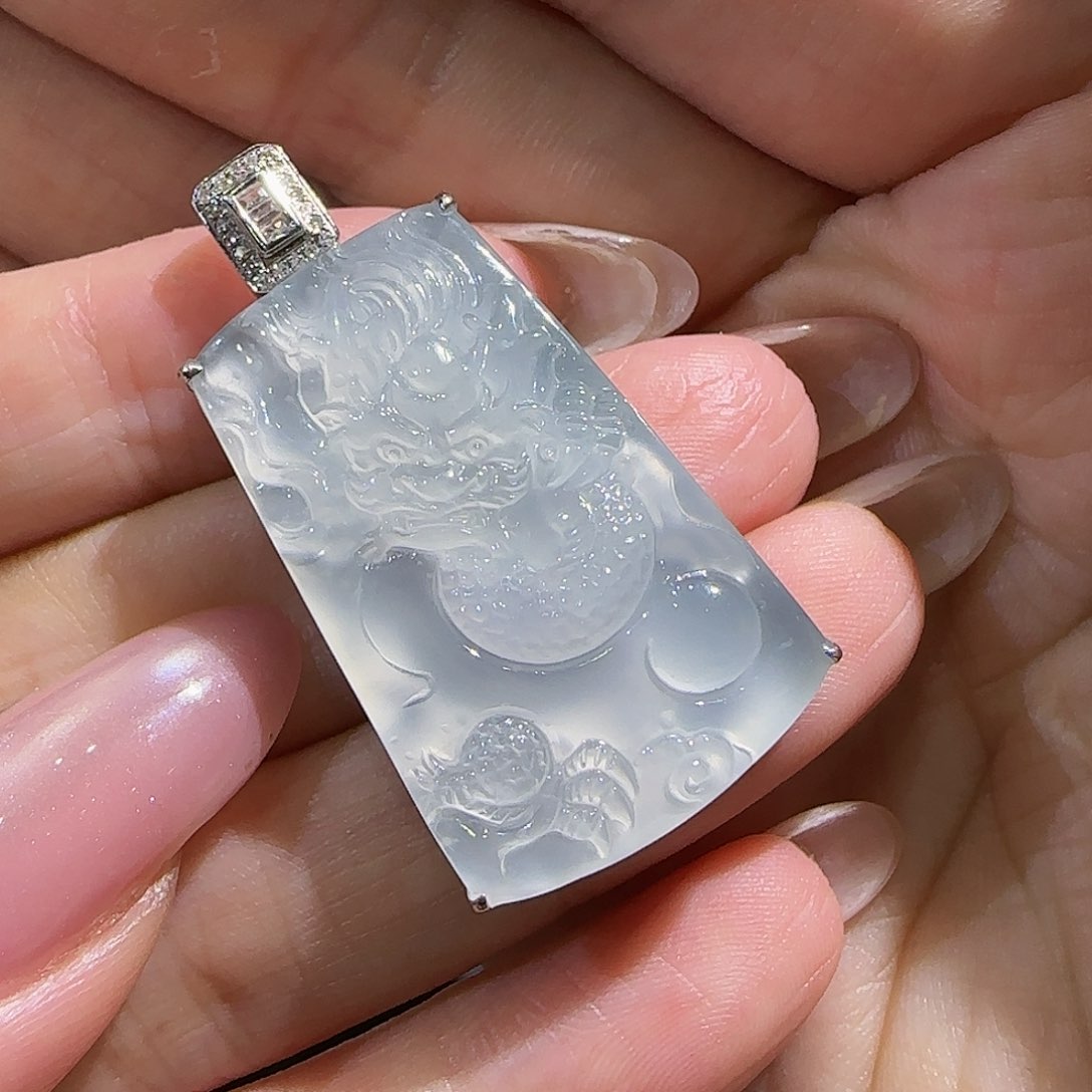 【闪购商品】颈饰18K金镶嵌翡翠鱼*圈天然A货翡翠