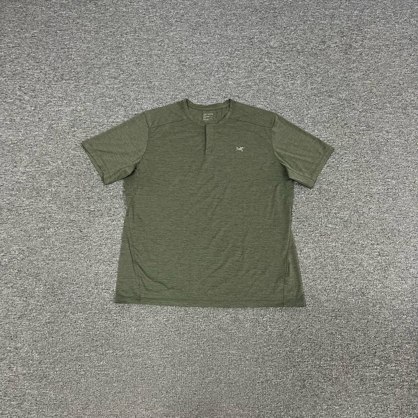 99新 AMIPARIS Arcteryx 始祖鸟 亨利领 短袖T恤 99新 L码