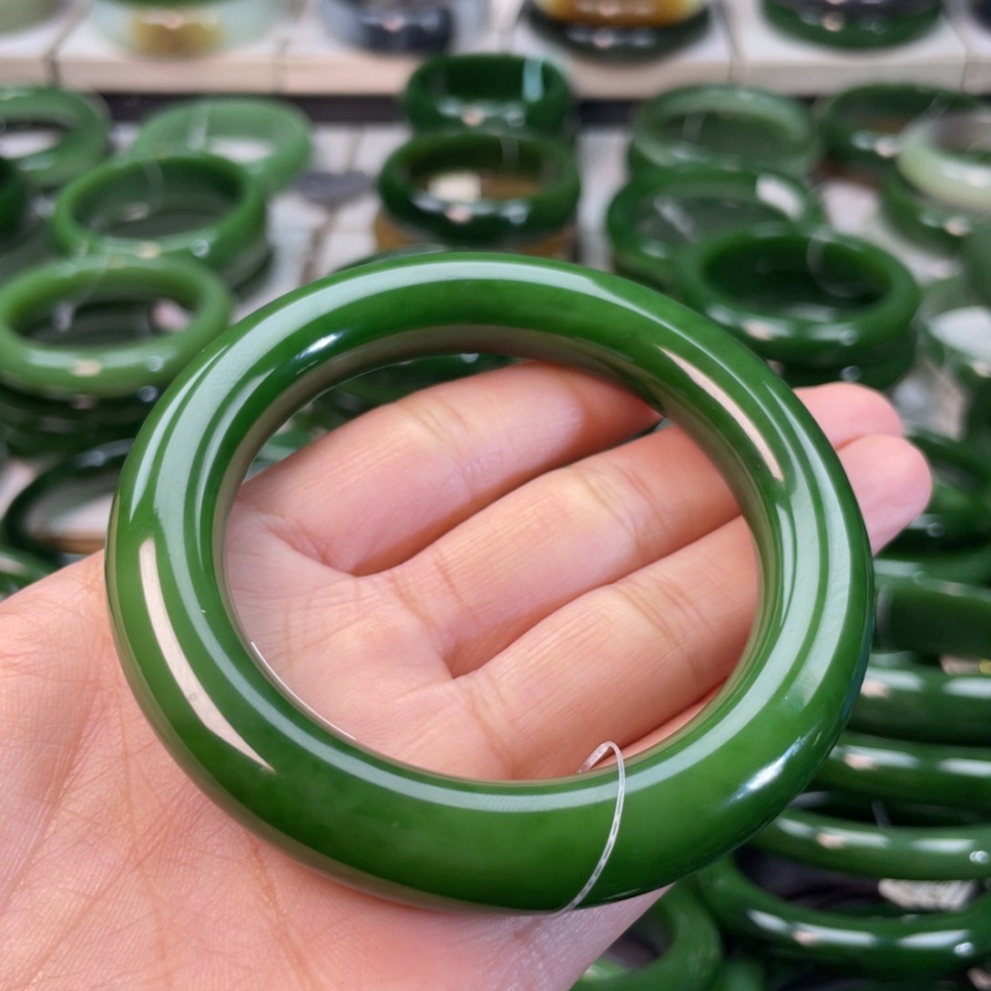 和田玉（碧玉）手镯未镶嵌