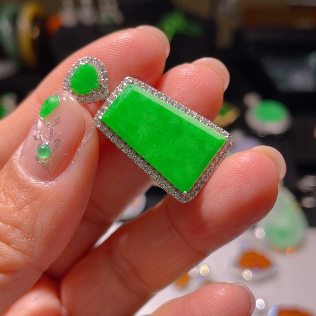 翡翠颈饰银S925镶嵌精品