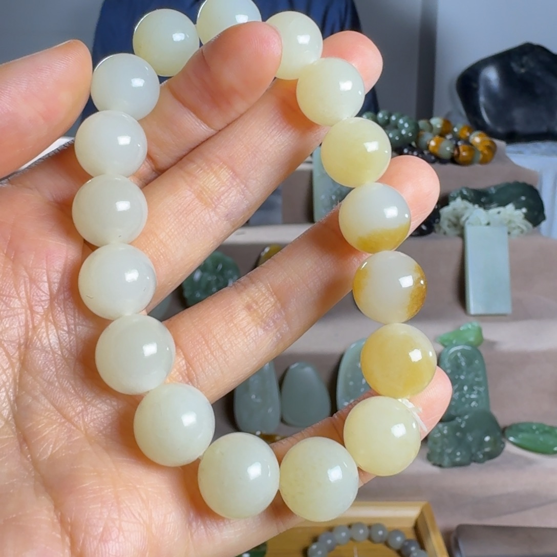 和田玉颈饰未镶嵌