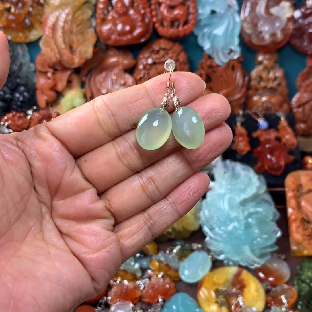 蛇纹石玉耳坠未镶嵌