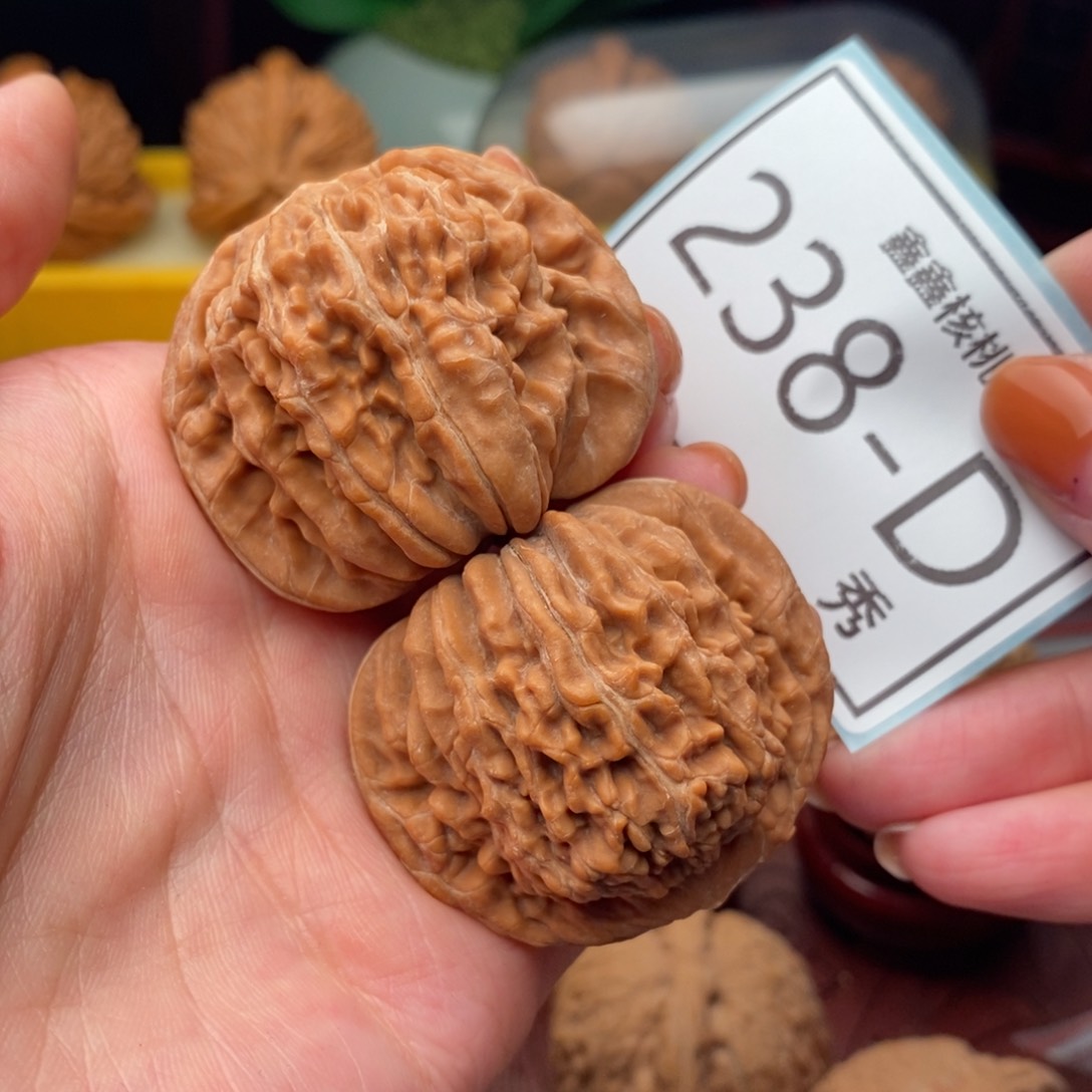 文玩核桃把件汉高楼42