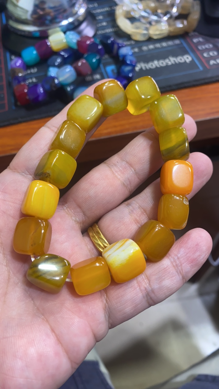D 578 黄方糖手串
