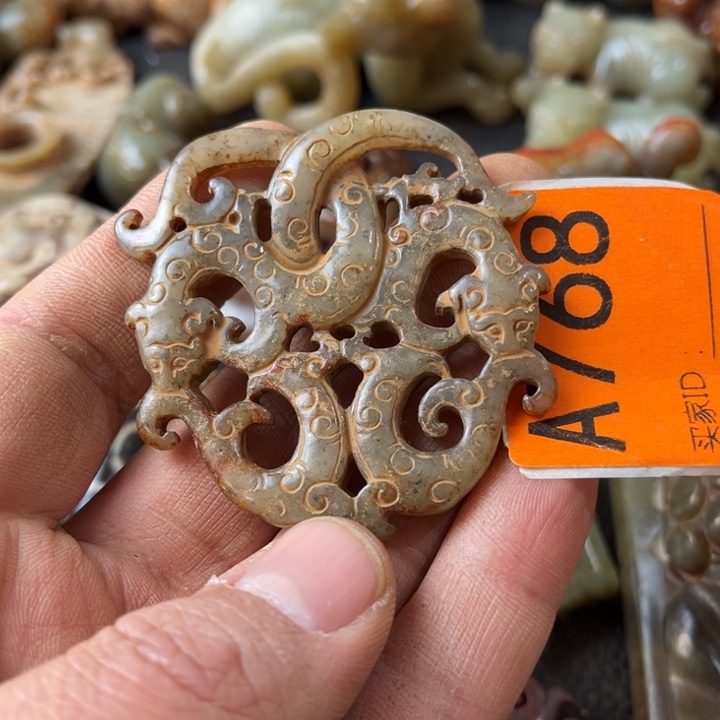 和田玉颈饰未镶嵌