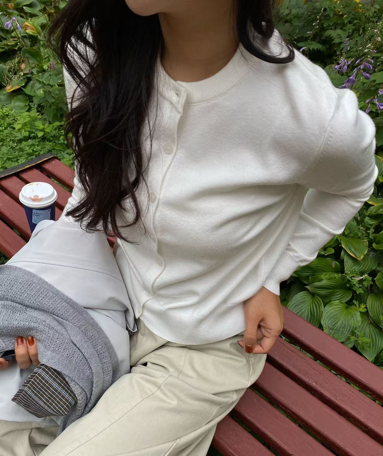 韩国代购.maison cream  白毛衣开衫 L25082237