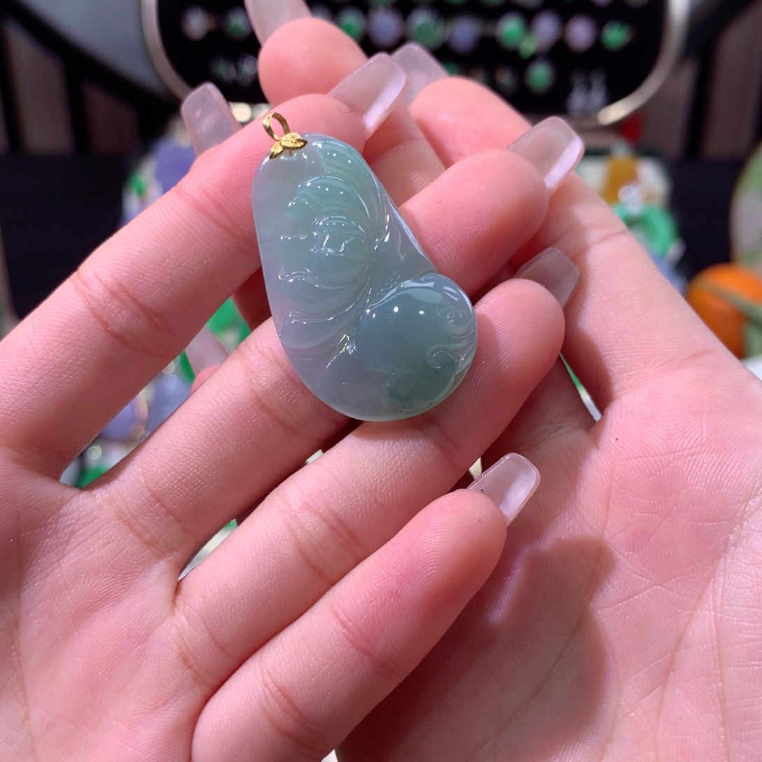 翡翠颈饰18K金镶嵌翡翠