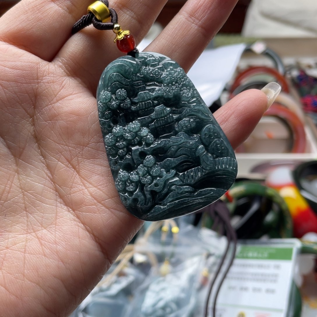 翡翠未镶嵌颈饰8898989999999