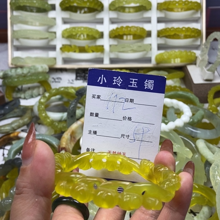 蛇纹石玉未镶嵌戒指