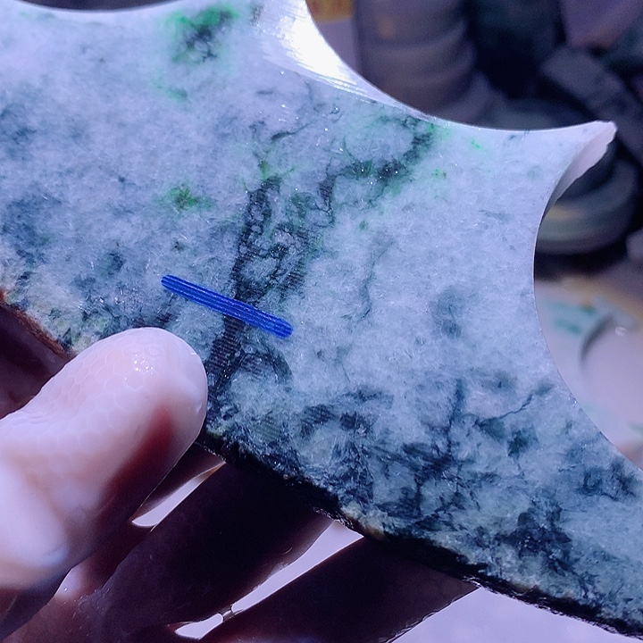 翡翠未镶嵌颈饰边角料