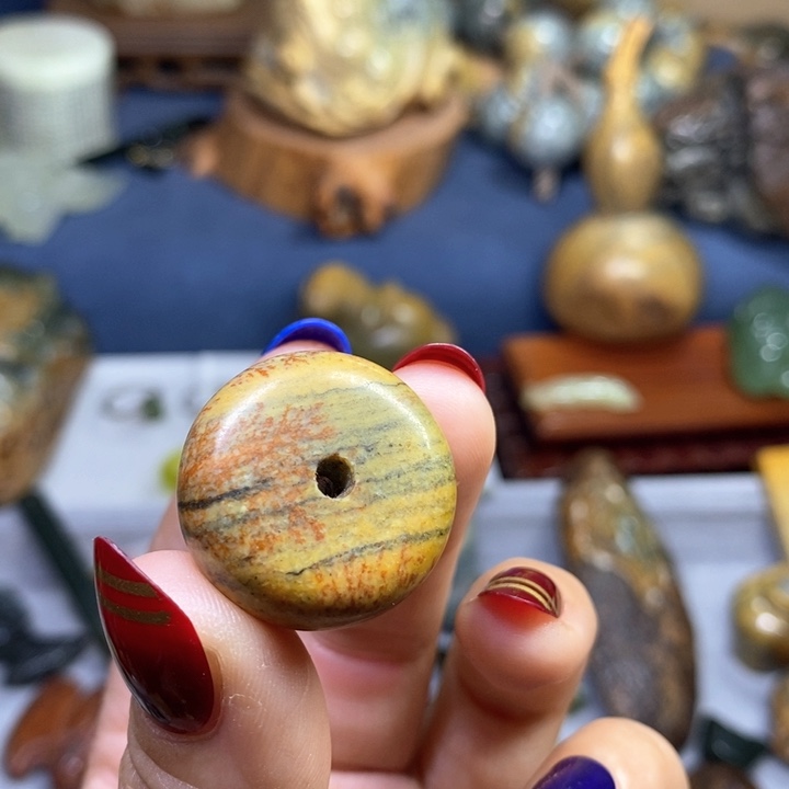 岫岩河磨玉（透闪石质玉）吊坠未镶嵌