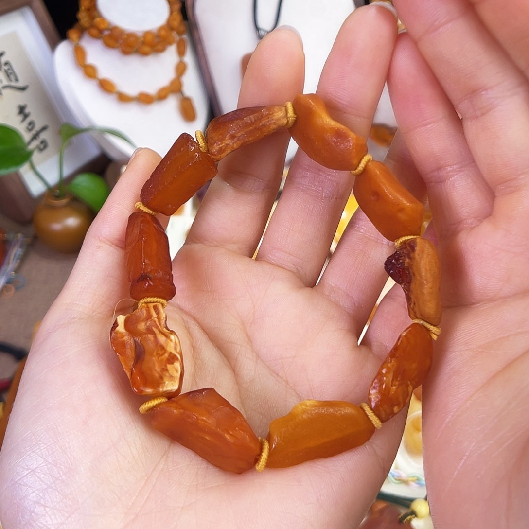 琥珀珠宝奇石未镶嵌，