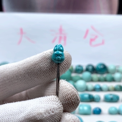 绿松石颈饰未镶嵌