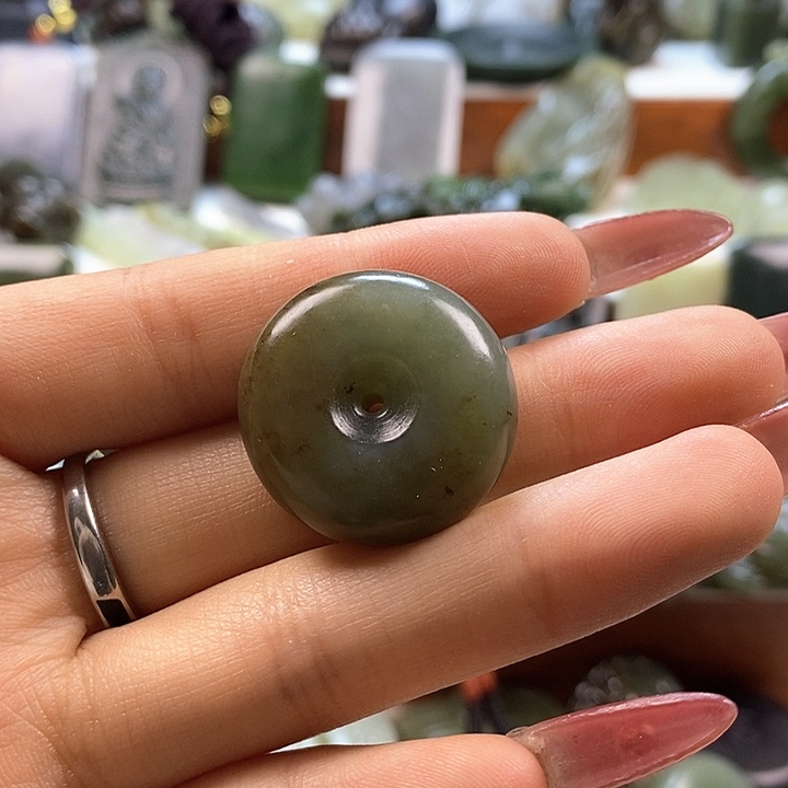 和田玉颈饰未镶嵌用****2