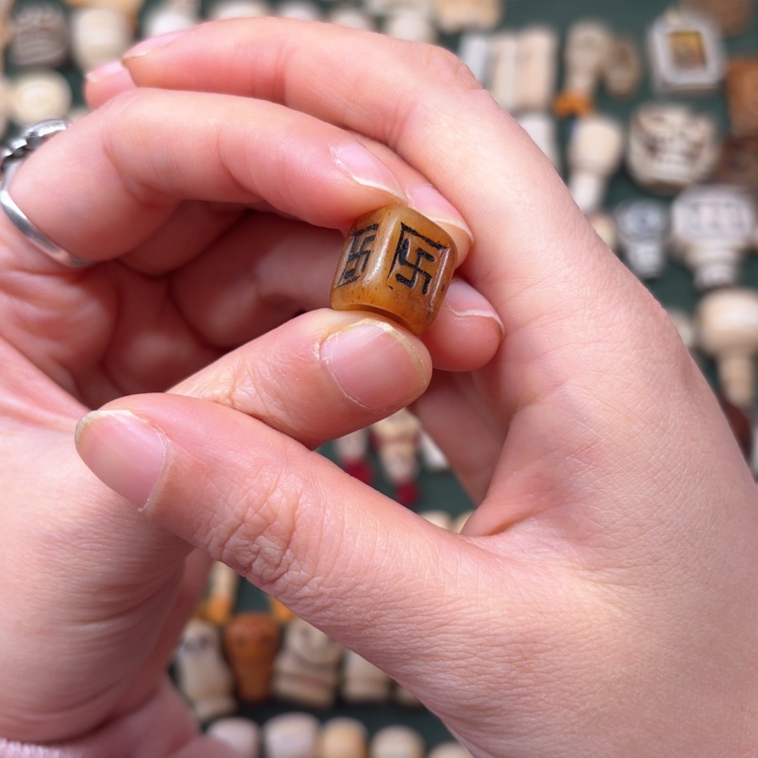 ✨****配饰和化妆等工序制作出来