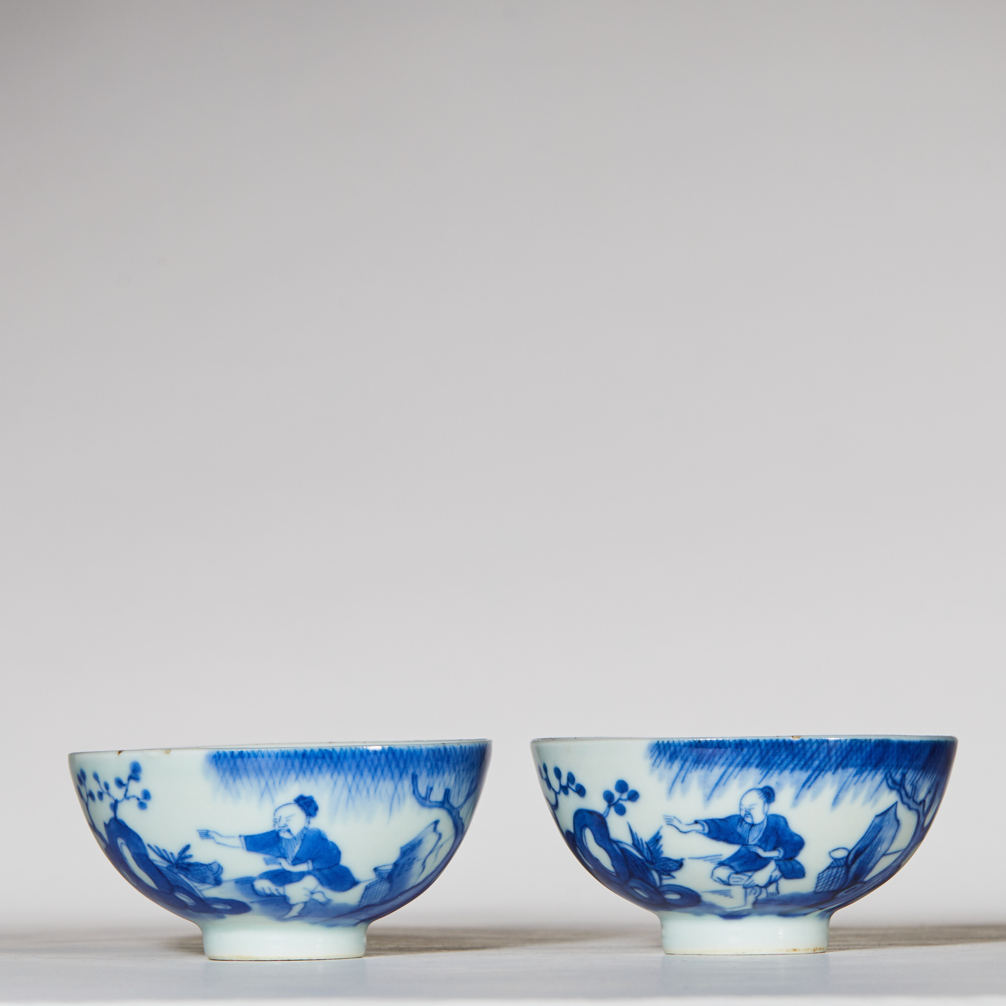 3370清中期青花人物故事图茶园(一对)【古董拍卖】