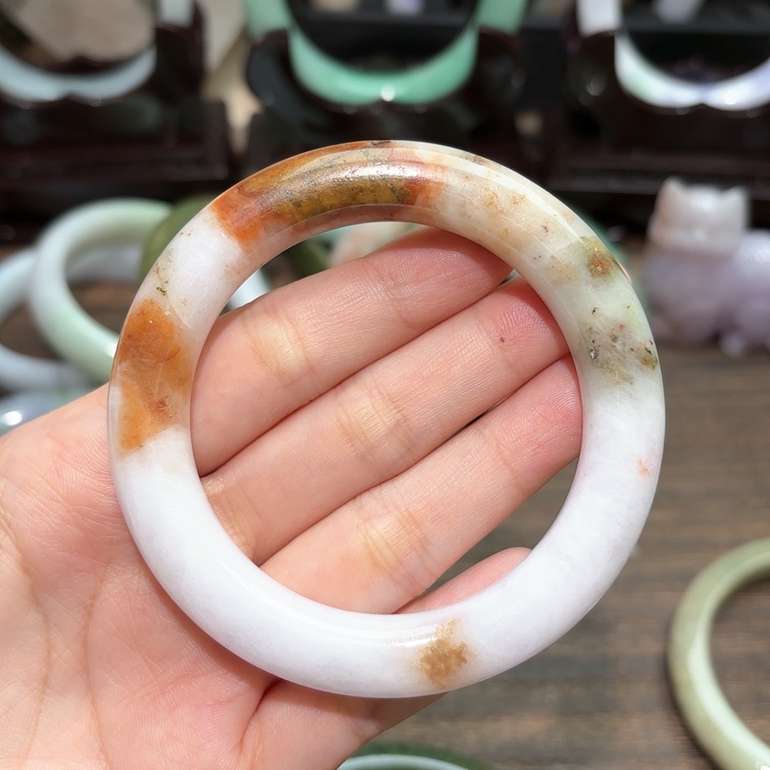 翡翠手镯未镶嵌天然红翡手镯