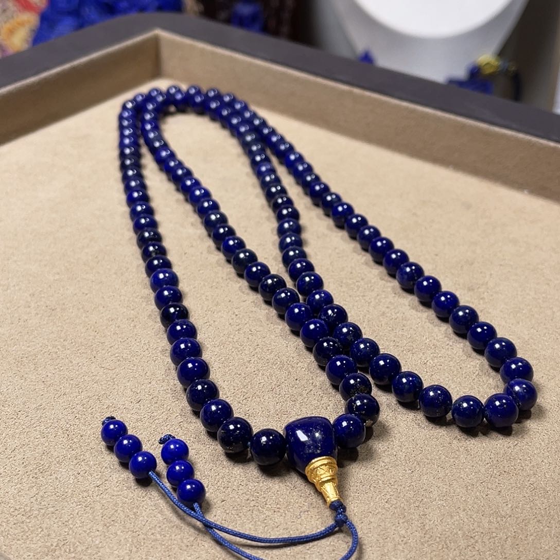 H***I青金石未镶嵌黑加仑108克6.6mm