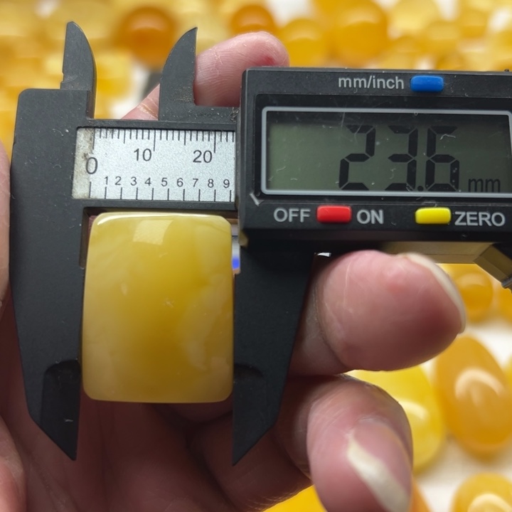 琥珀（矿物珀）未镶嵌裸石