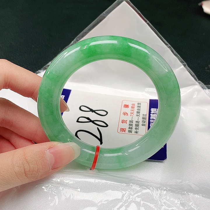 未镶嵌手镯（圆镯）翡翠翡翠手镯