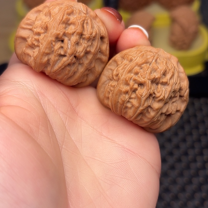 吊坠文玩核桃39红皮白狮子