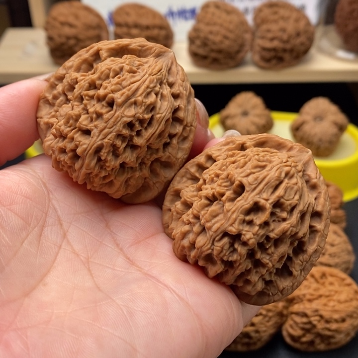 文玩核桃吊坠三角炮弹毕业0945