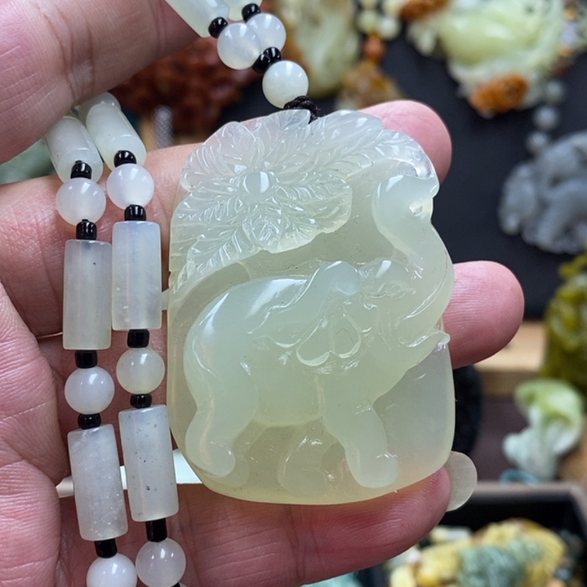 【闪购商品】蛇纹石玉吊坠未镶嵌