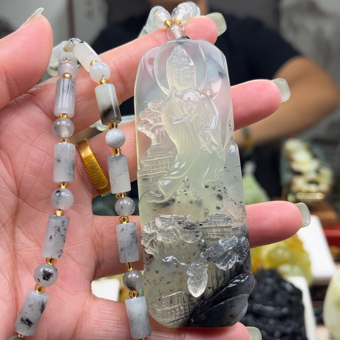 岫玉未镶嵌颈饰挂件