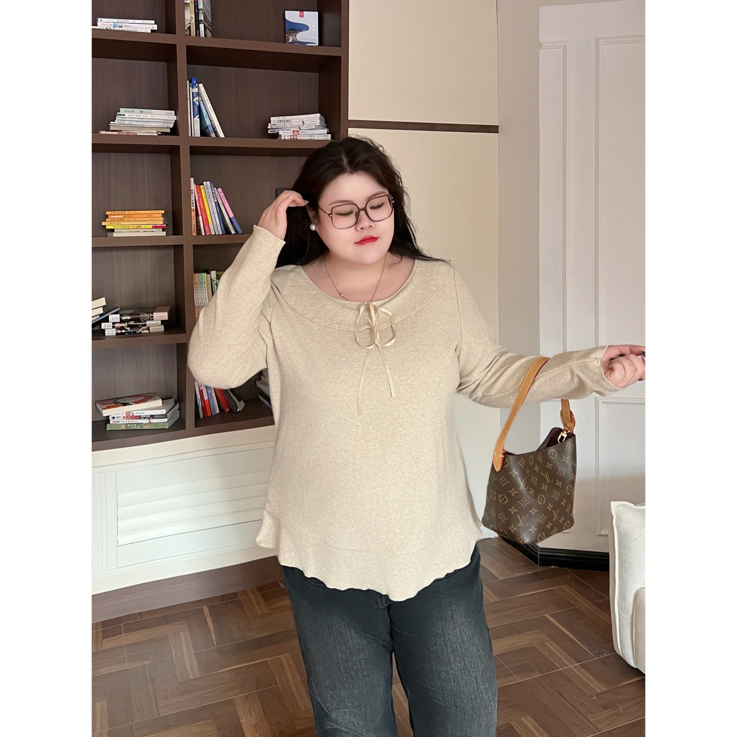 花契“济州雾桃”大码女装冬季百搭200斤胖mm荷叶边打底衫16356-X