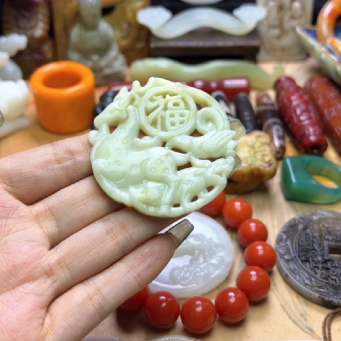 【闪购商品】蛇纹石玉未镶嵌颈饰