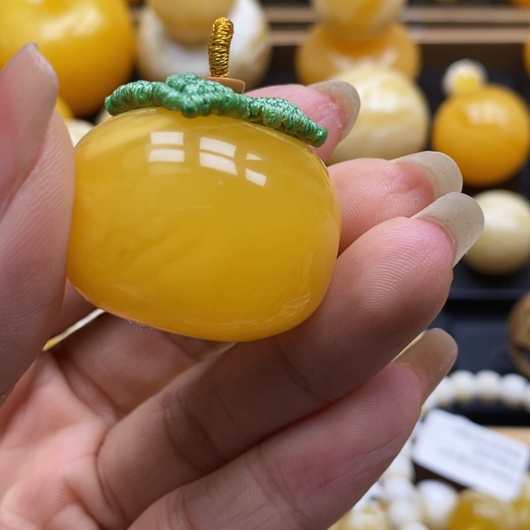 蜜蜡未镶嵌珠宝奇石