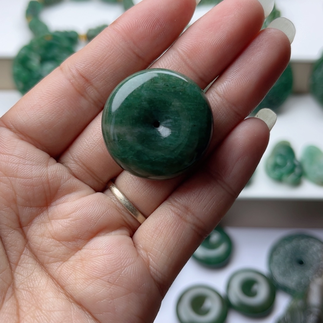 独山玉未镶嵌挂件