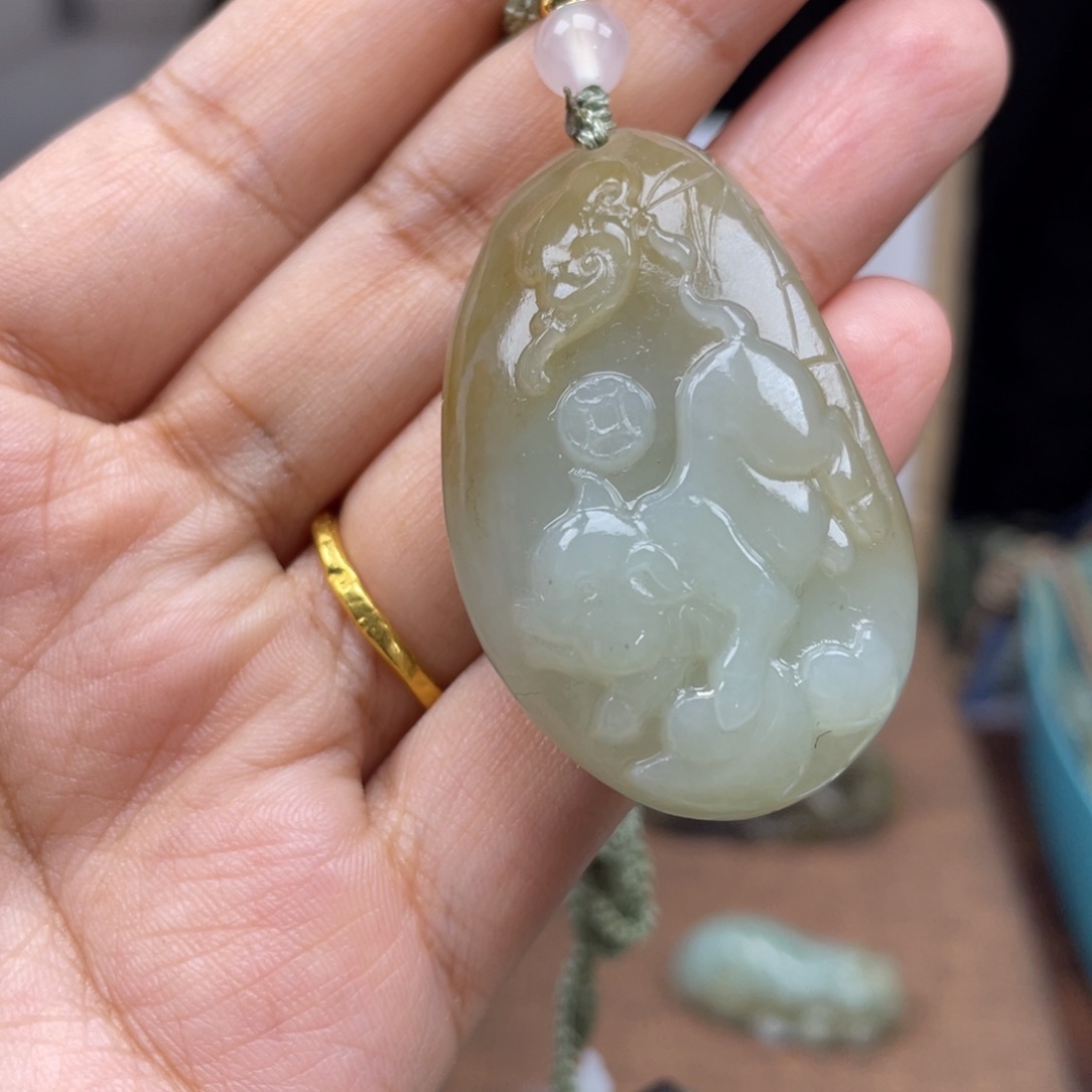 和田玉未镶嵌颈饰