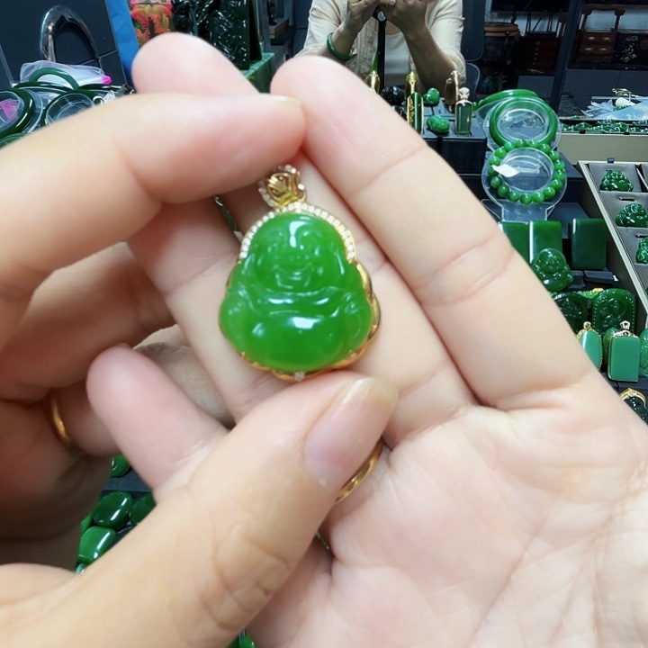 和田玉（碧玉）18K金镶嵌颈饰