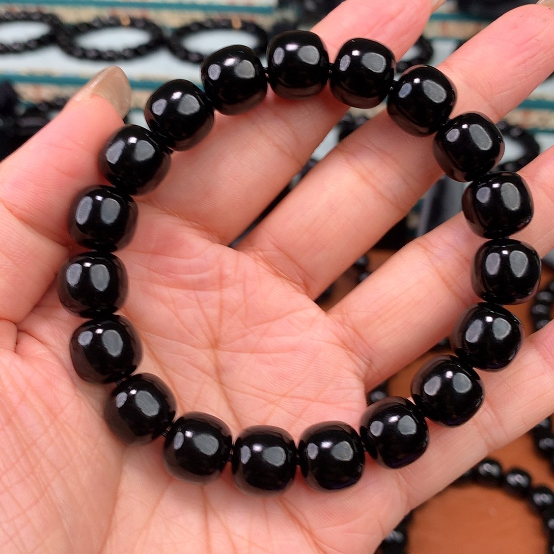 手链未镶嵌和田玉布***。