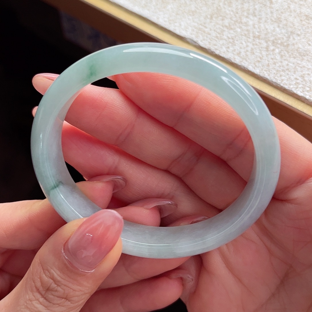 翡翠未镶嵌手镯手镯