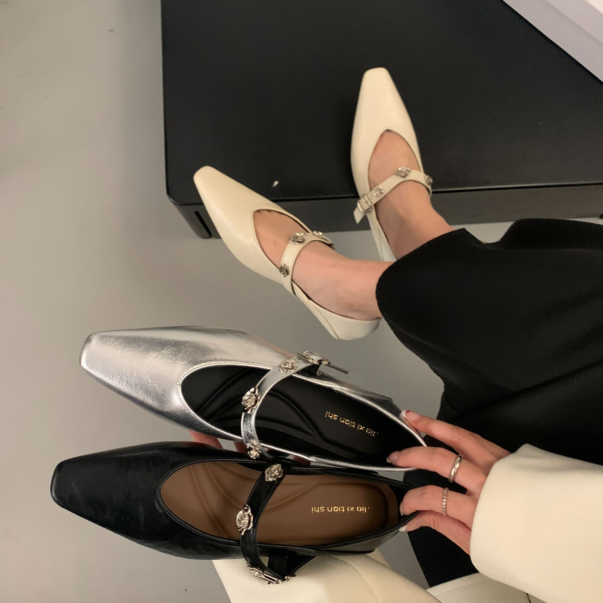 真皮法式山茶花尖头复古牛皮气质时尚粗跟玛丽珍单鞋673-3