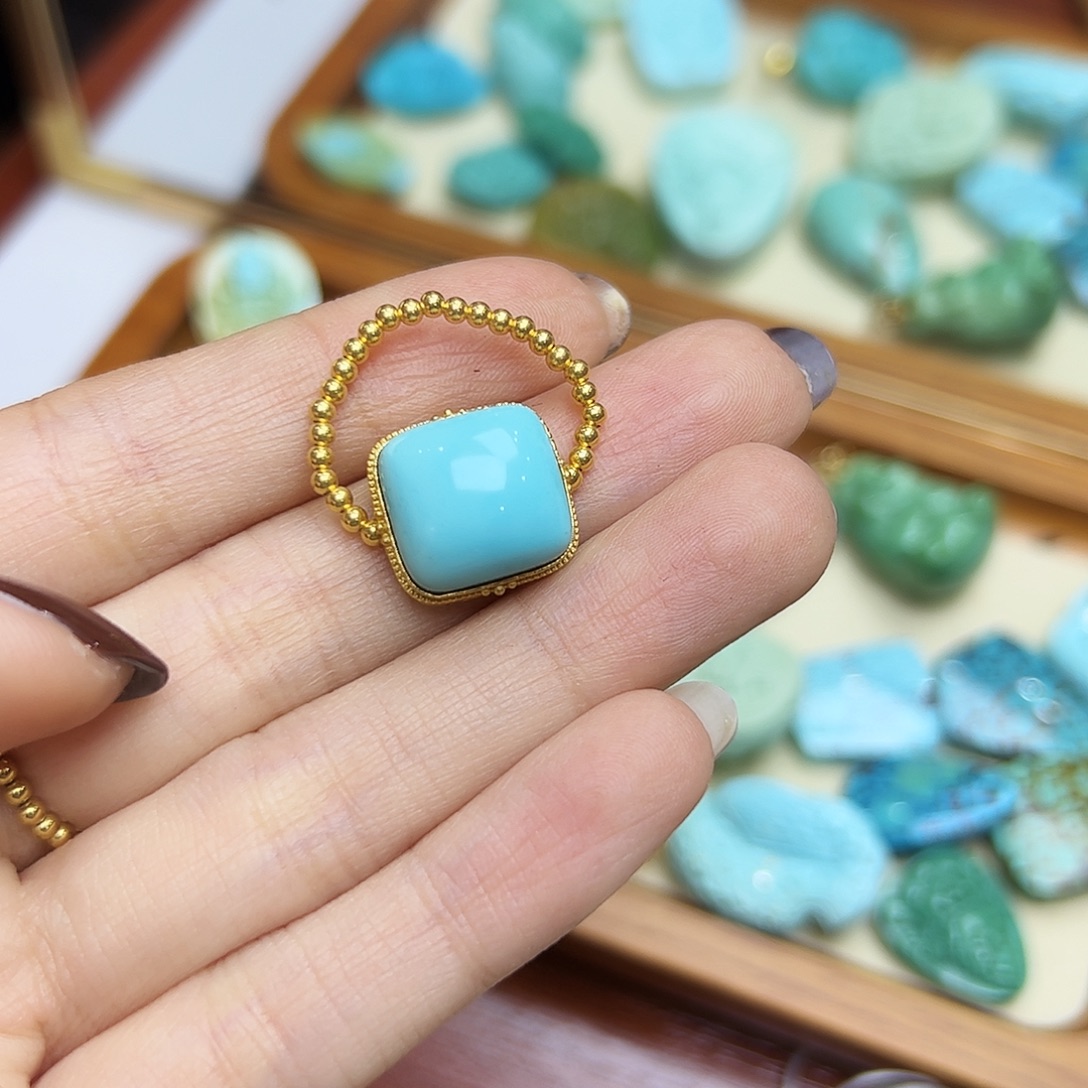 绿松石18K金镶嵌戒指