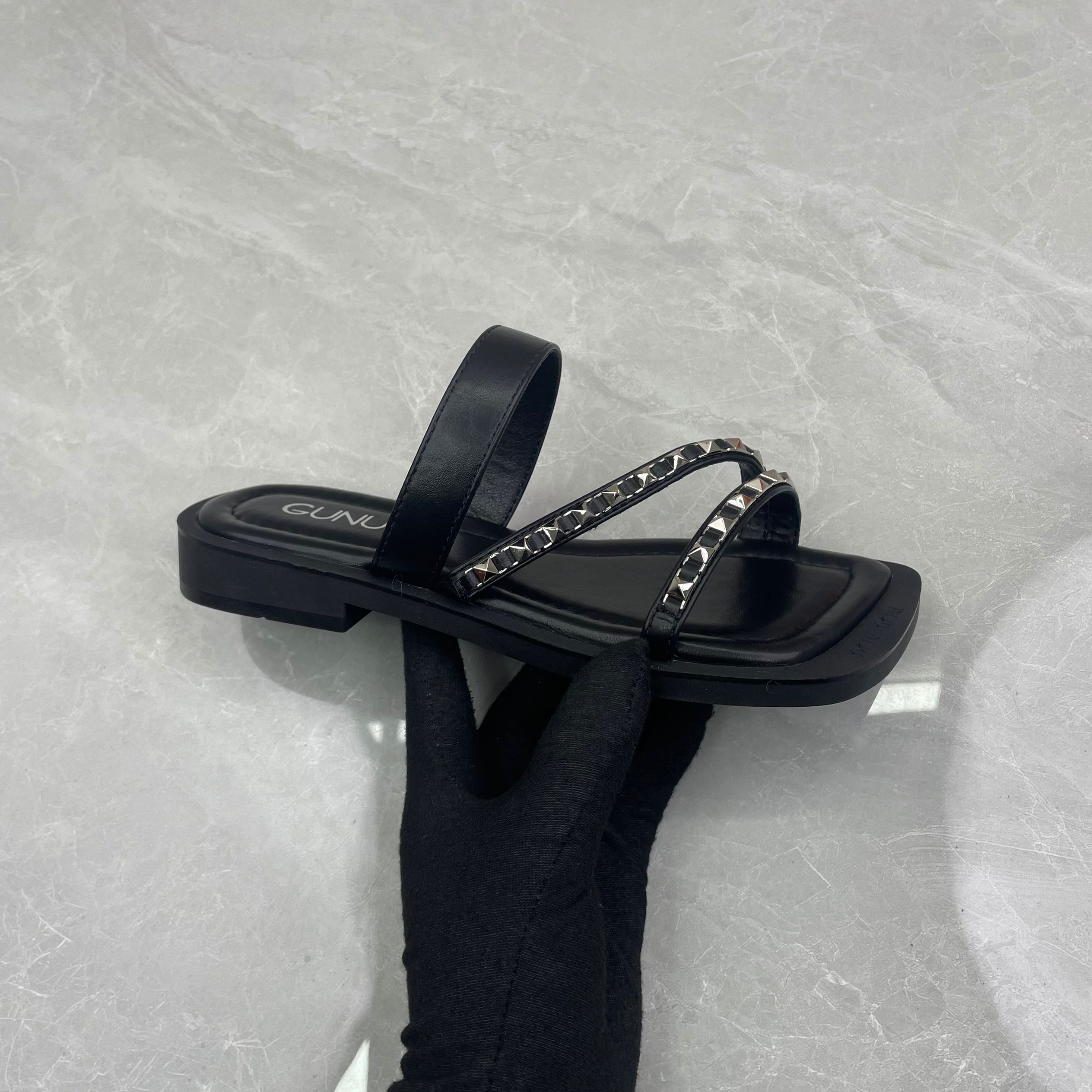 拖鞋女61691 （孤品）c区37码