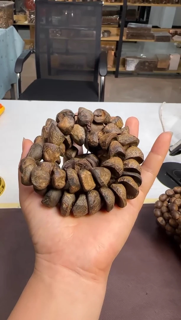 沉香沉水级海南奇楠树丁壳子长串115g+