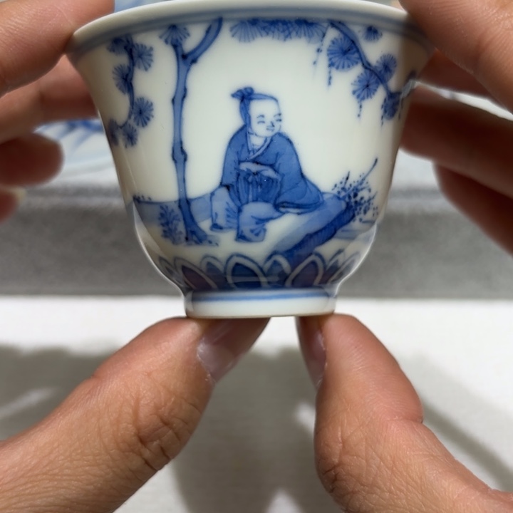 传***室瓷片精美的陶瓷摆件……