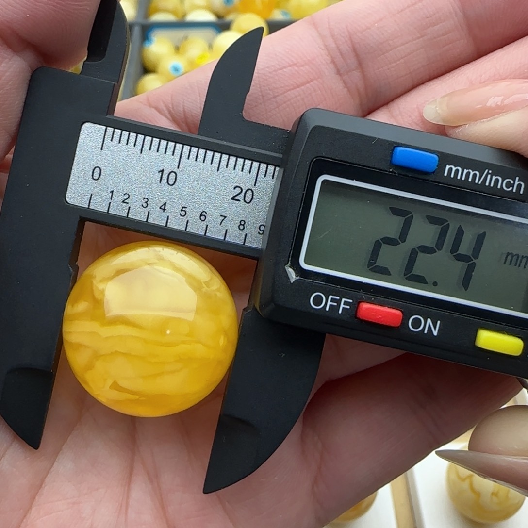 蜜蜡未镶嵌裸石焦皮料橘红珠子