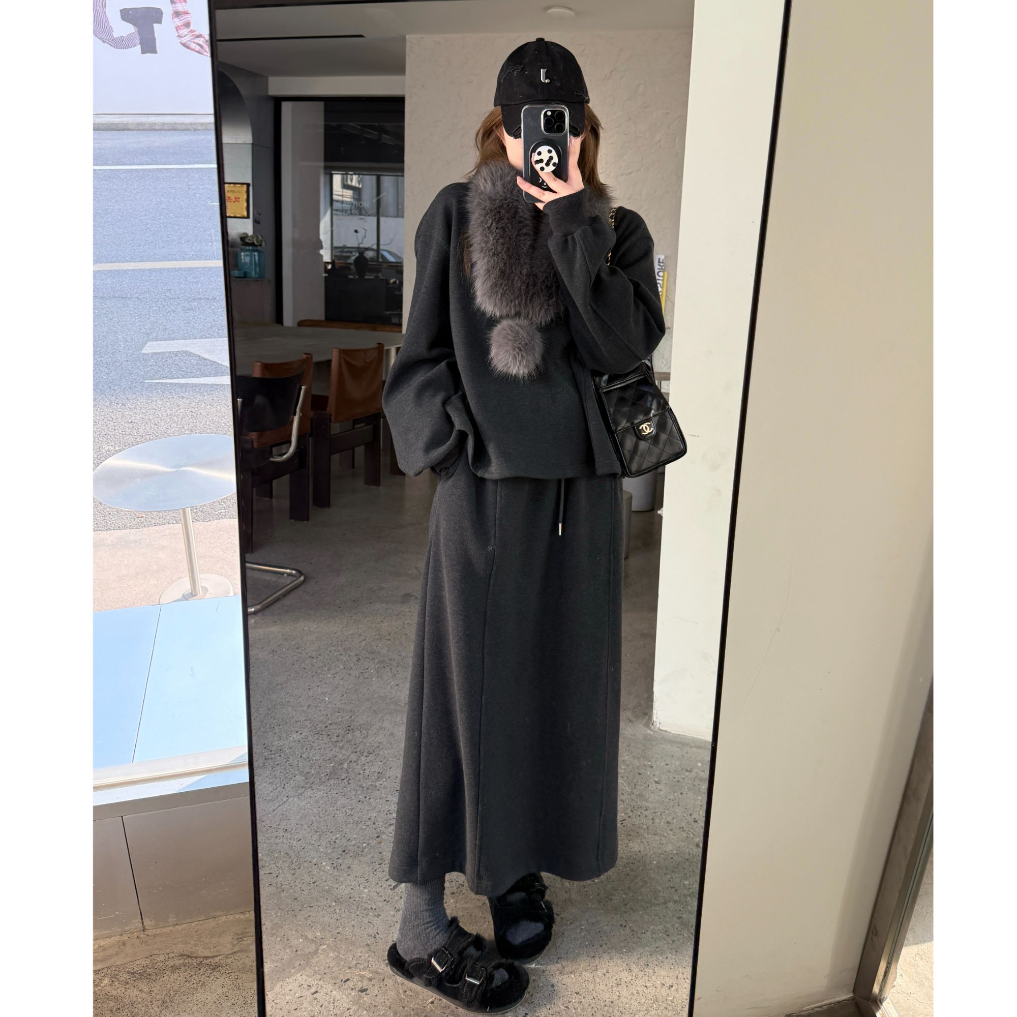 晶咕软软【冬日邂逅】法式慵懒风大毛领加绒卫衣+纯色半身裙套装